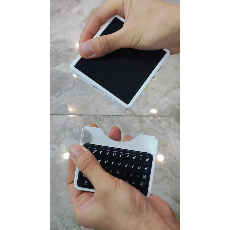 Keyboard Case for Coolpad Smal - огляд і ціна Retro Gaming Phone